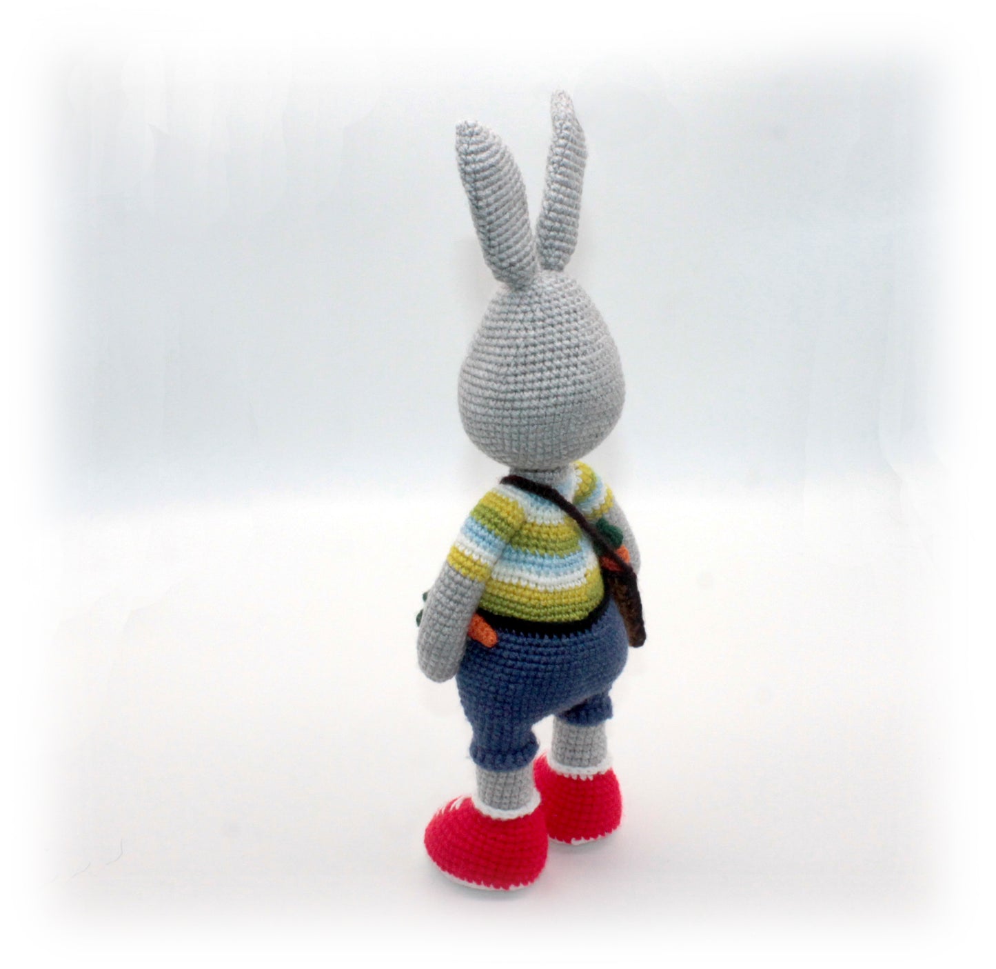 crochet bunny with carrots