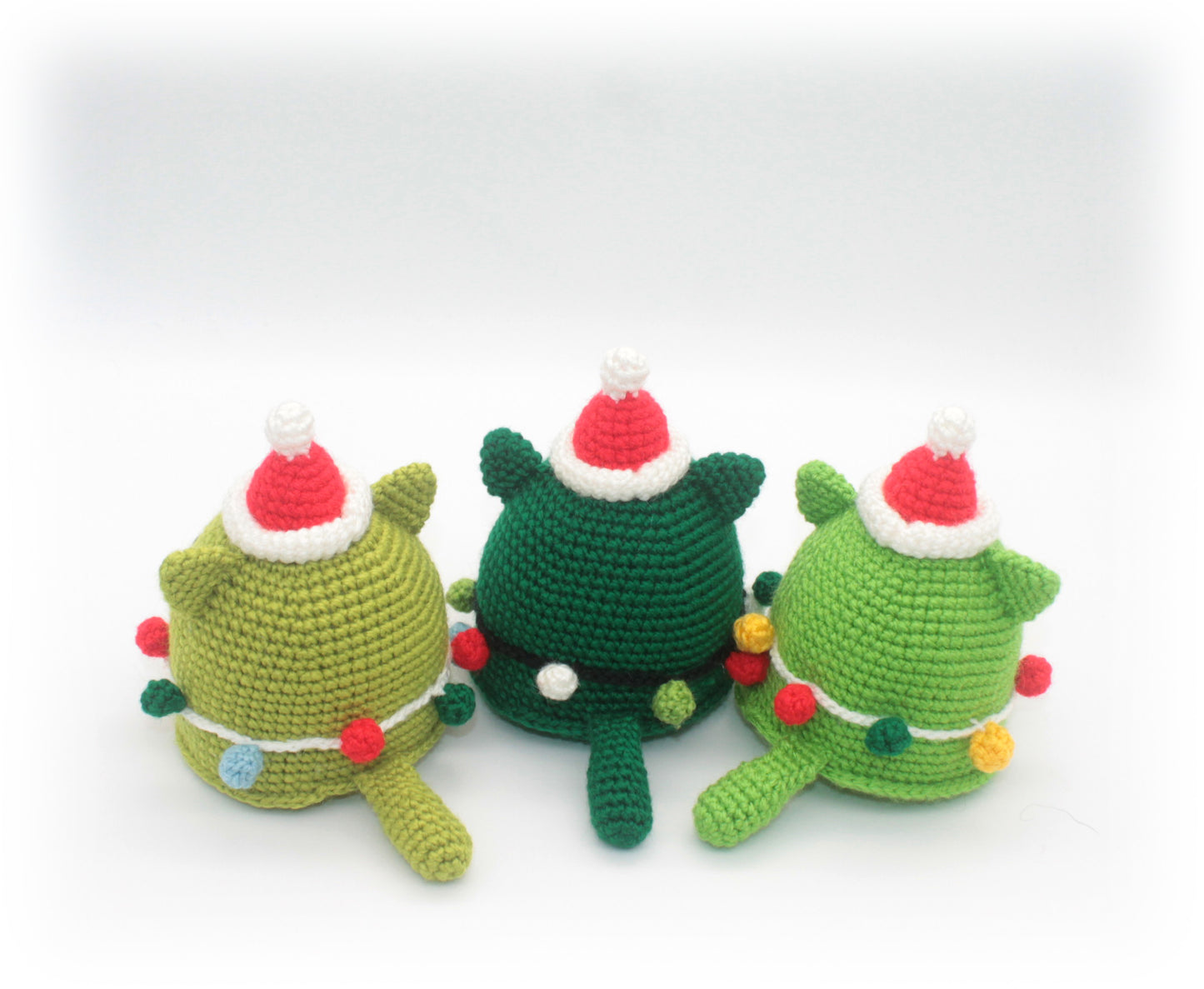 cat with christmas garland crochet pattern